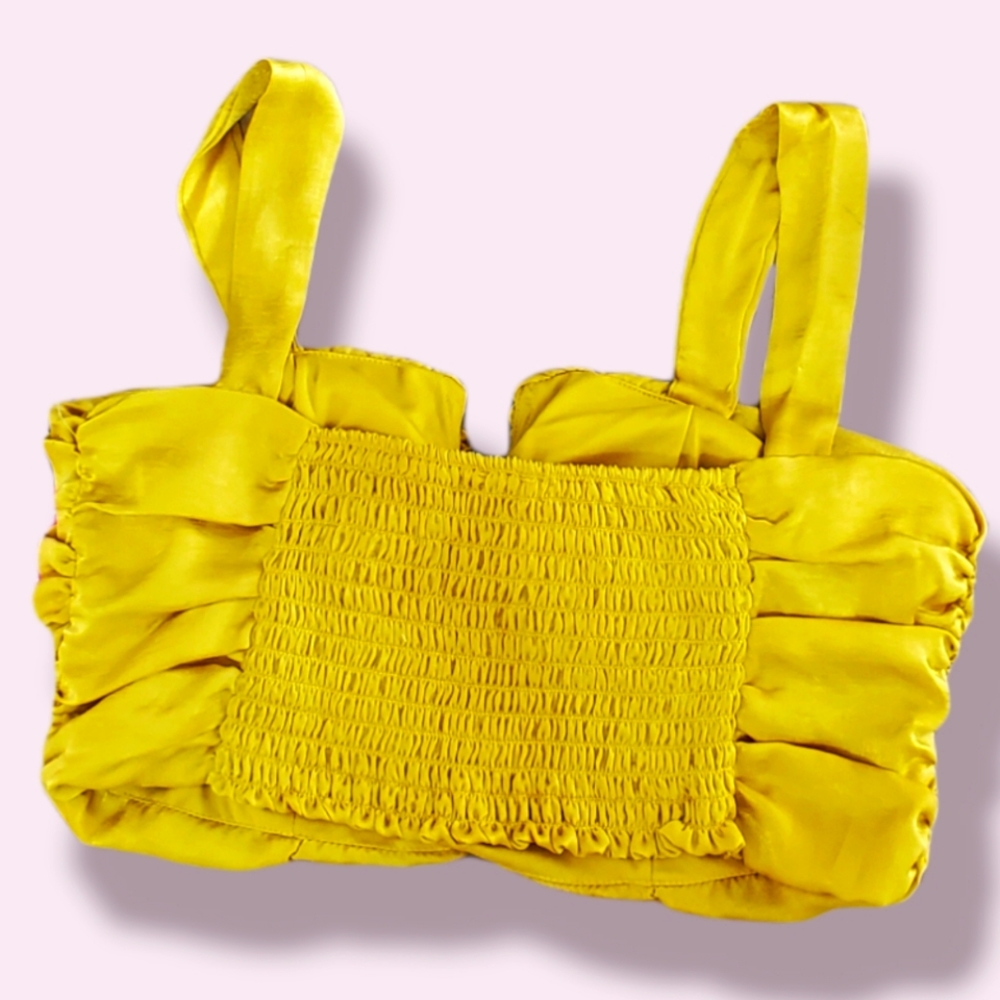 RABBIT ROSE Crop Top - Picture 3 of 3